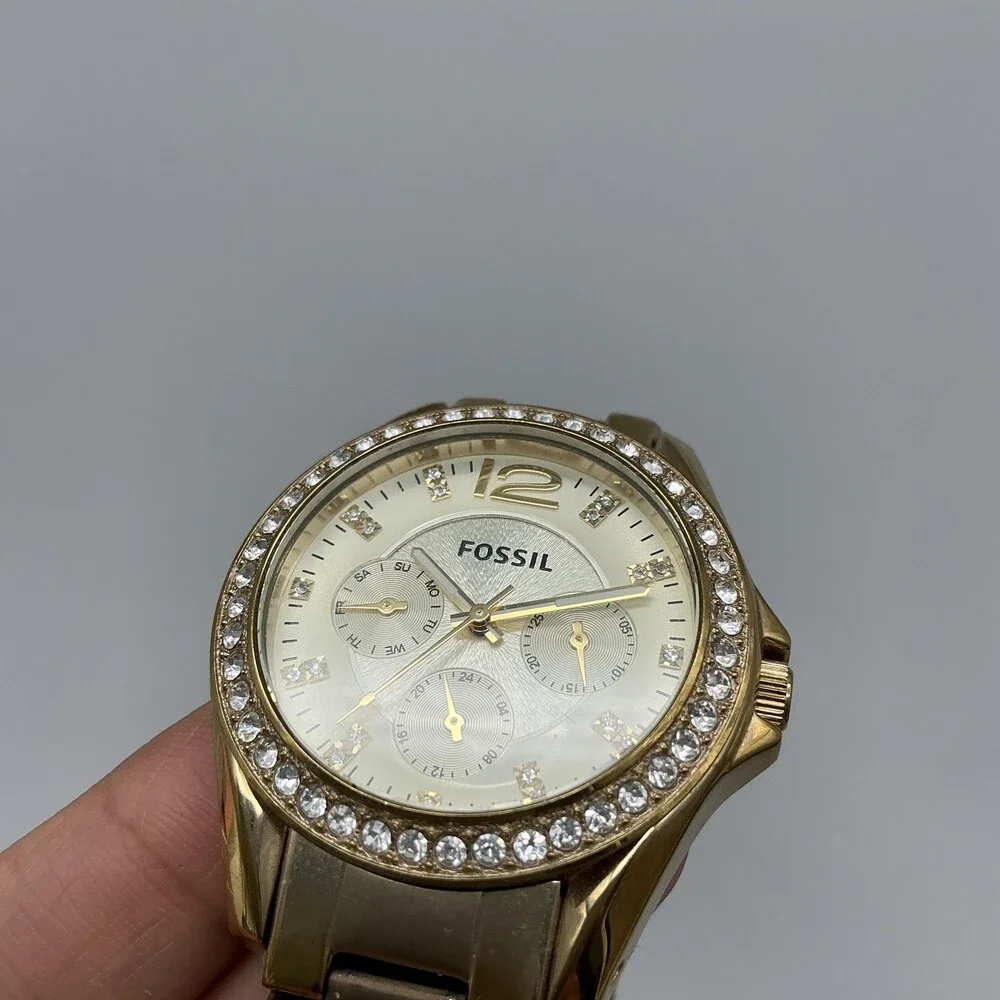 Fossil Riley ES3203 Womens Watch 38mm Gold Tone Crystal Bezel New Battery 6.25
